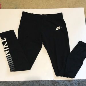 Girls Nike leggings! // size large